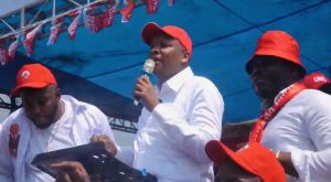 Yves Nswal participant à une activité officielle en République démocratique du Congo.