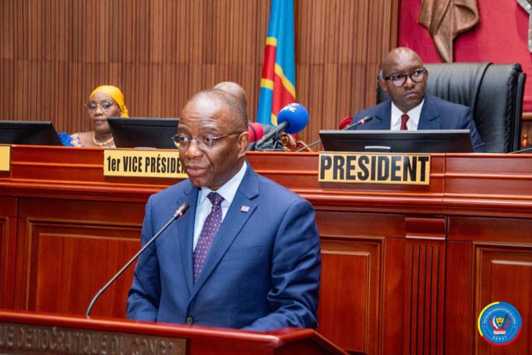 Guillaume Ngefa informe le Sénat que 19 000 associations confessionnelles sont reconnues et que plus de 30 000 dossiers restent en traitement en RDC